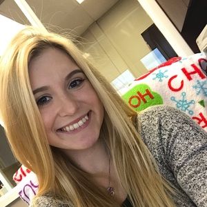 Meet your Posher, Emily